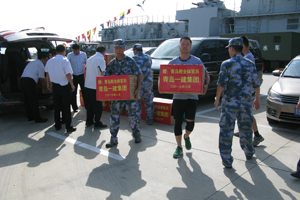 一建集團領(lǐng)導(dǎo)慰問海軍“青島艦”官兵